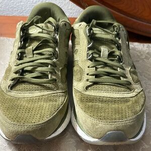 Saucony Freedom Runner shoe in green suede.